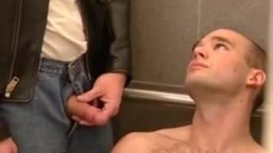 Guy jerking off on pissing - Gay Ass Movies.mp4